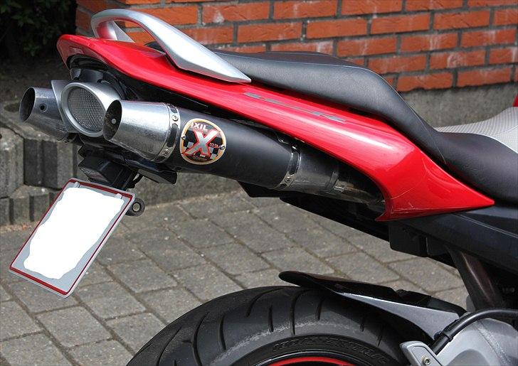 Suzuki GSR 600 billede 6