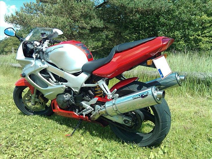Honda VTR 1000 Firestorm billede 3