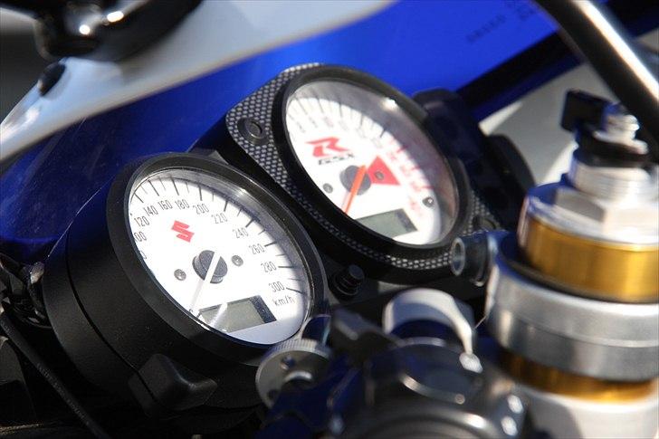 Suzuki GSX-R 750 *** SOLGT ! *** - De nye plastma urskiver fra Bluegauges Scott Woodruf (USA) i dagslys billede 13