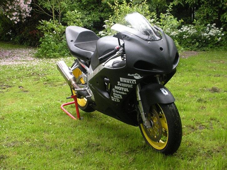 Suzuki gsxr 750 srad billede 4