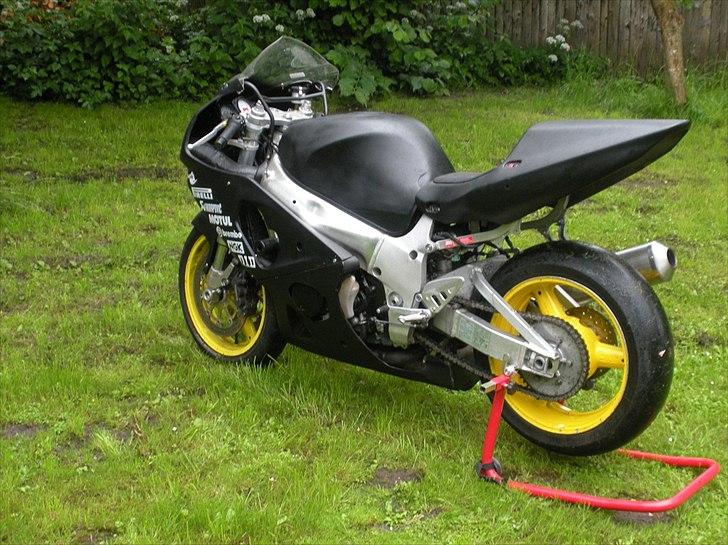 Suzuki gsxr 750 srad billede 7