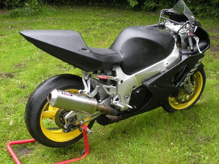Suzuki gsxr 750 srad billede 8