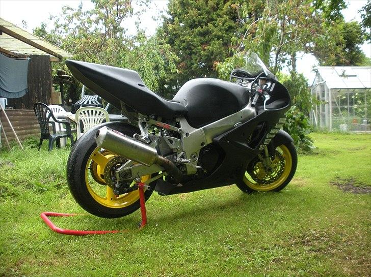 Suzuki gsxr 750 srad billede 9
