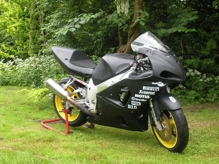 Suzuki gsxr 750 srad billede 3
