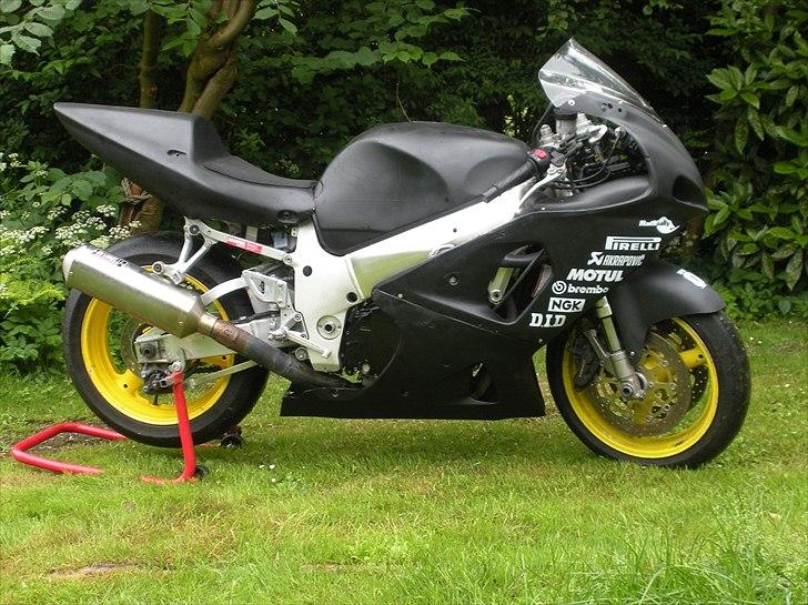 Suzuki gsxr 750 srad billede 2