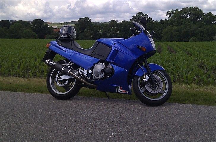 Kawasaki GPX 600R - Cyklen som den ser ud i 2011 billede 1