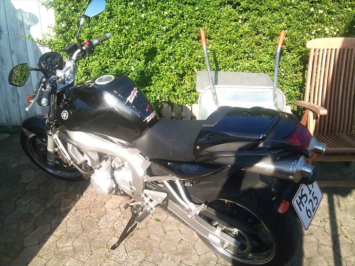 Yamaha FZ-6 N - Med egoist sæde på og nye spejle billede 4
