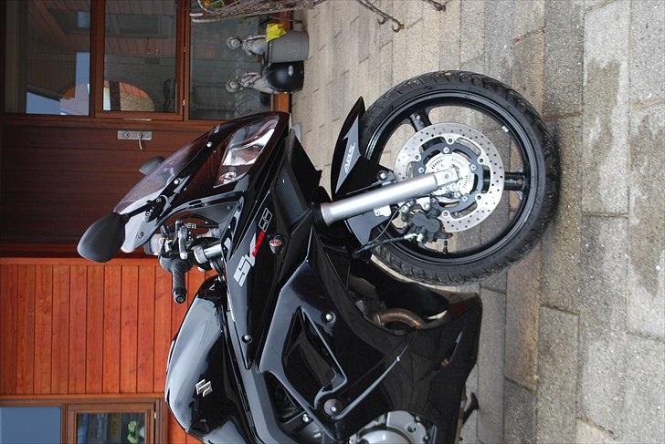 Suzuki sv650sak7 billede 2