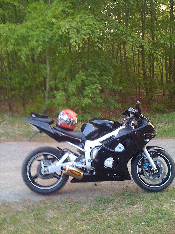 Yamaha R6 billede 8