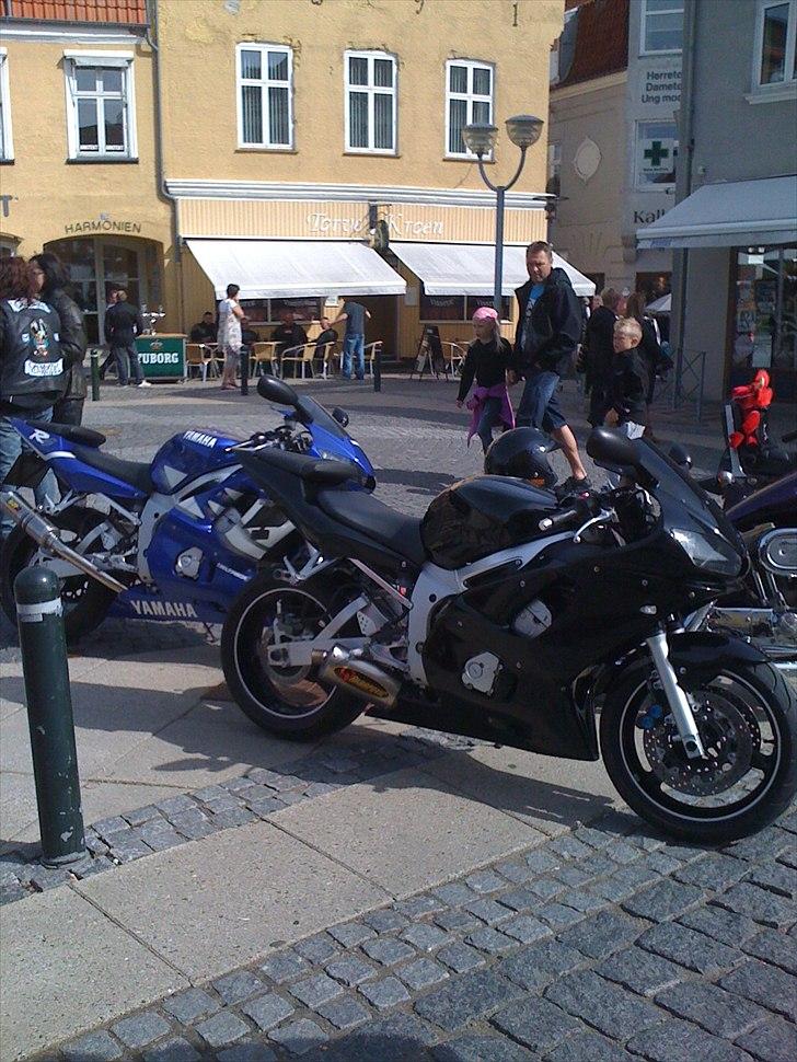 Yamaha R6 billede 9