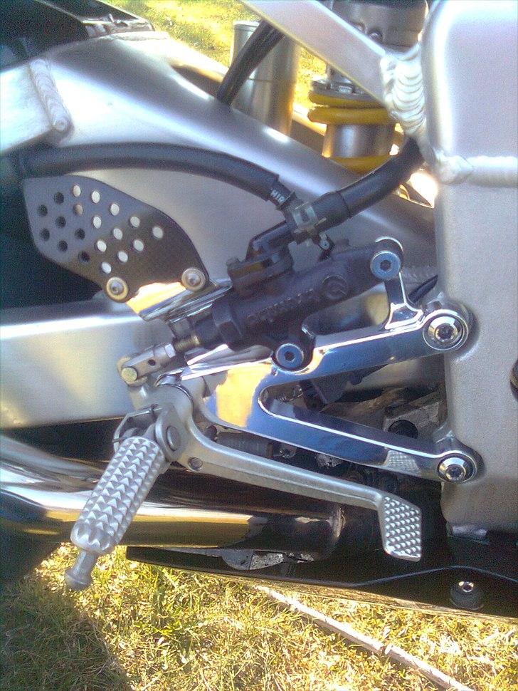 Yamaha yzf r1 billede 10