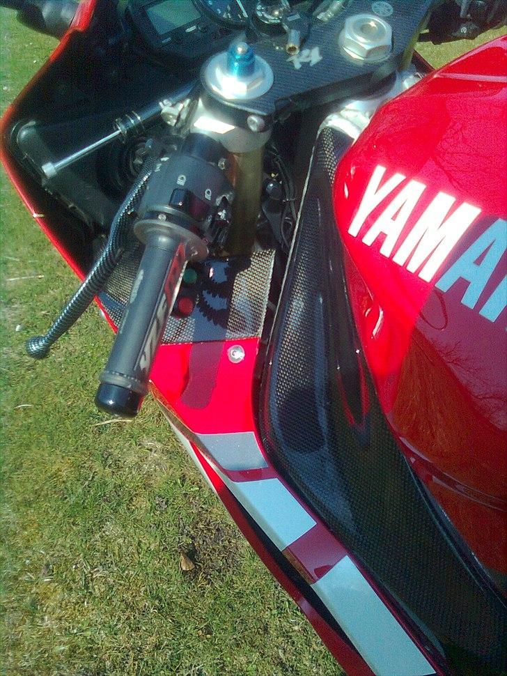 Yamaha yzf r1 billede 14
