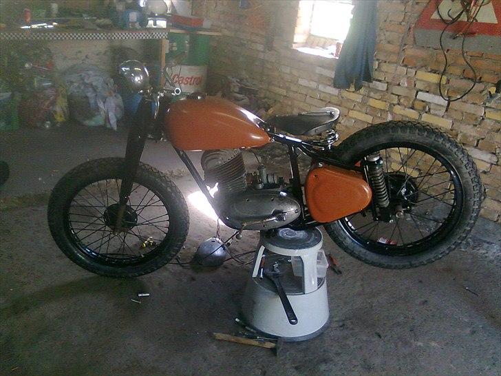 Jawa Low budget Bobber billede 3