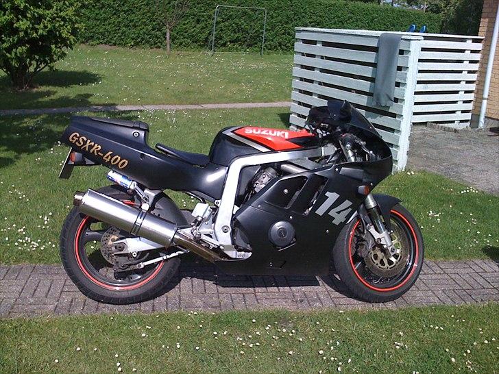 Suzuki GSX-R 400 R - Ja, der er ikke så meget og sige, billede 1