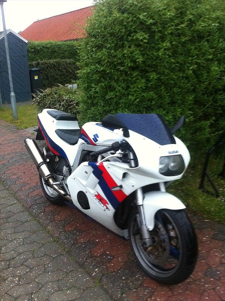 Suzuki gsxr 400 billede 2
