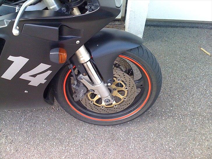 Suzuki GSX-R 400 R billede 6