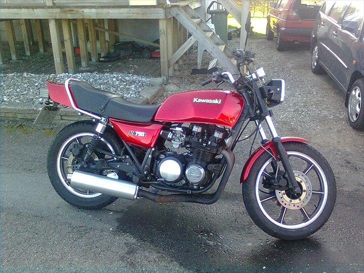 Kawasaki Z 750 R Solgt - Så blev fælgkanterne osv pudset lidt op, det pyntede sgu :) billede 18