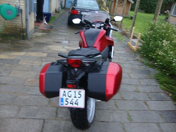 Honda VFR 1200 FA solgt - hvis jeg ikke var så skikkelig, ville dette nok blive den vinkel de fleste så den i billede 6