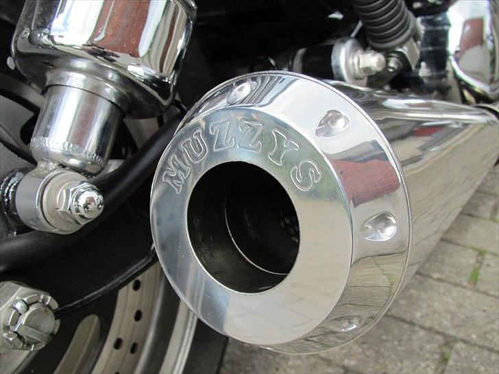 Suzuki VZ 1600 Marauder "SOLGT" :-D - "Muzzy´s" ætset ind i den fine Billet end-cap!  Glem alt om Harley her.  "Loud pipes save lives!"    BRRRAATT!!! billede 7