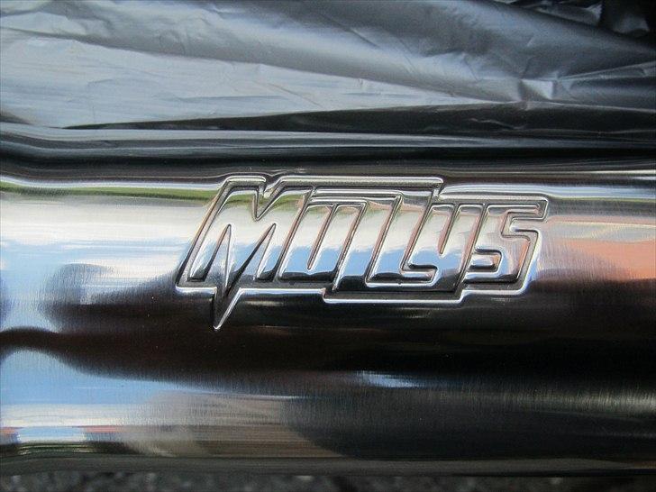 Suzuki VZ 1600 Marauder "SOLGT" :-D - "Muzzy´s" presset ind i varmeskjoldet, udført i poléret rustfrit-stål, hvilket garantérer lav vægt.   Det er bare lavet færdigt altså! billede 8