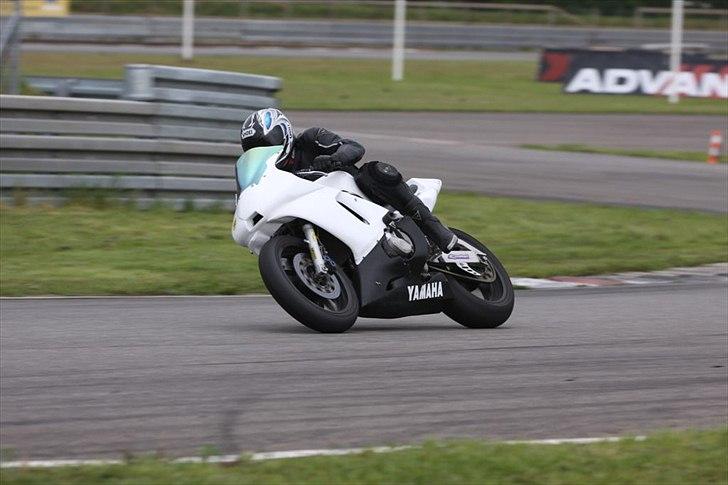Yamaha R6 - Baneracer - Padborg 30 maj 2011 billede 2