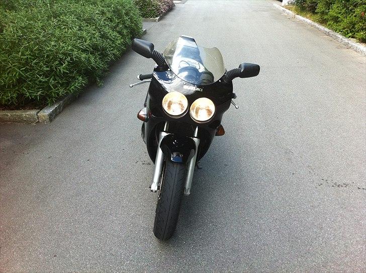Suzuki GSX R 400R (solgt) billede 1