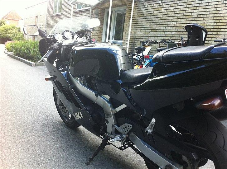 Suzuki GSX R 400R (solgt) billede 4