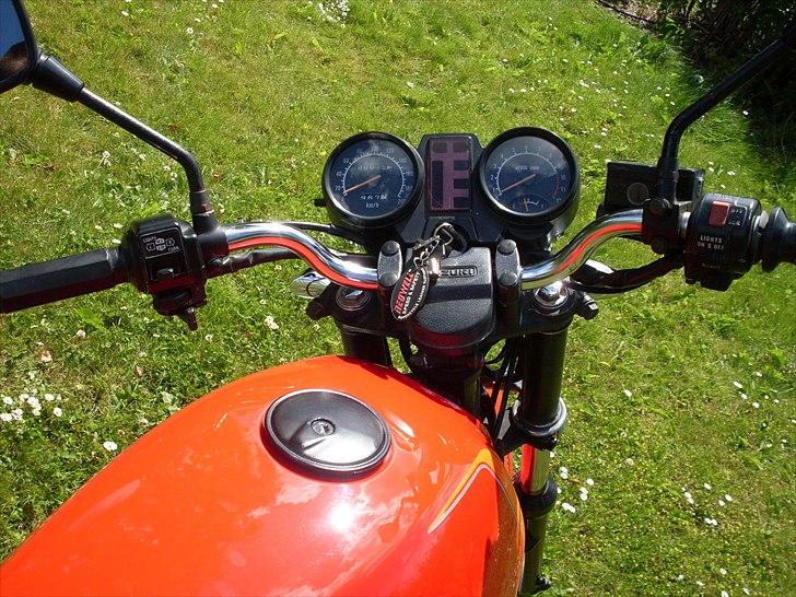 Suzuki GSX 400E solgt billede 8