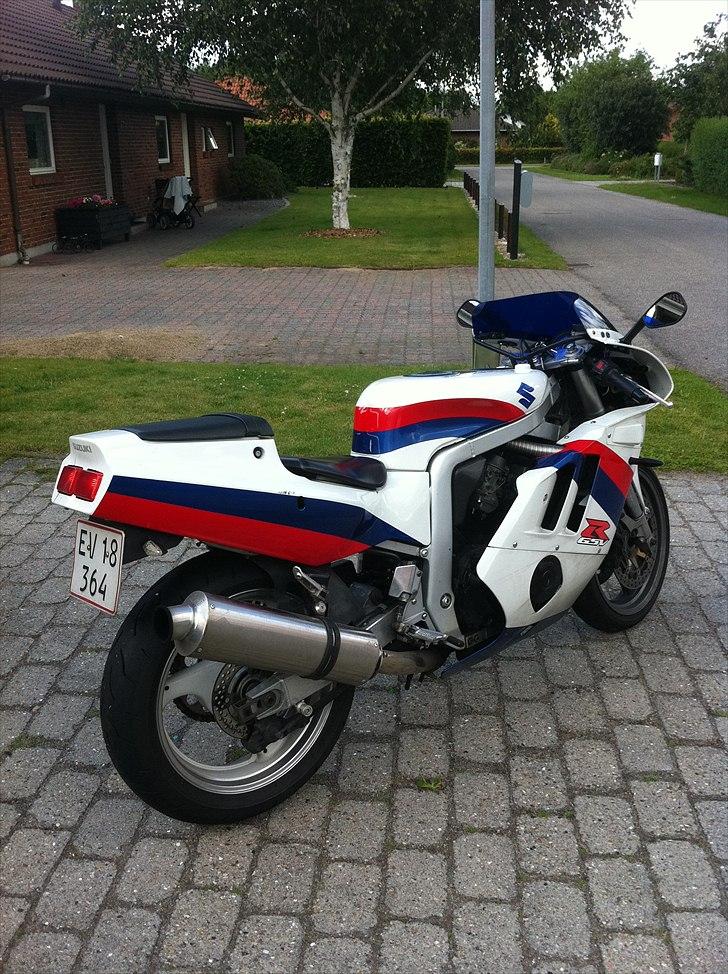 Suzuki gsxr 400 billede 3