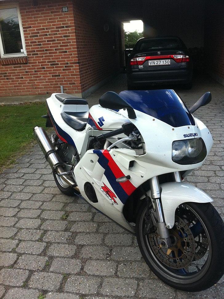 Suzuki gsxr 400 billede 4