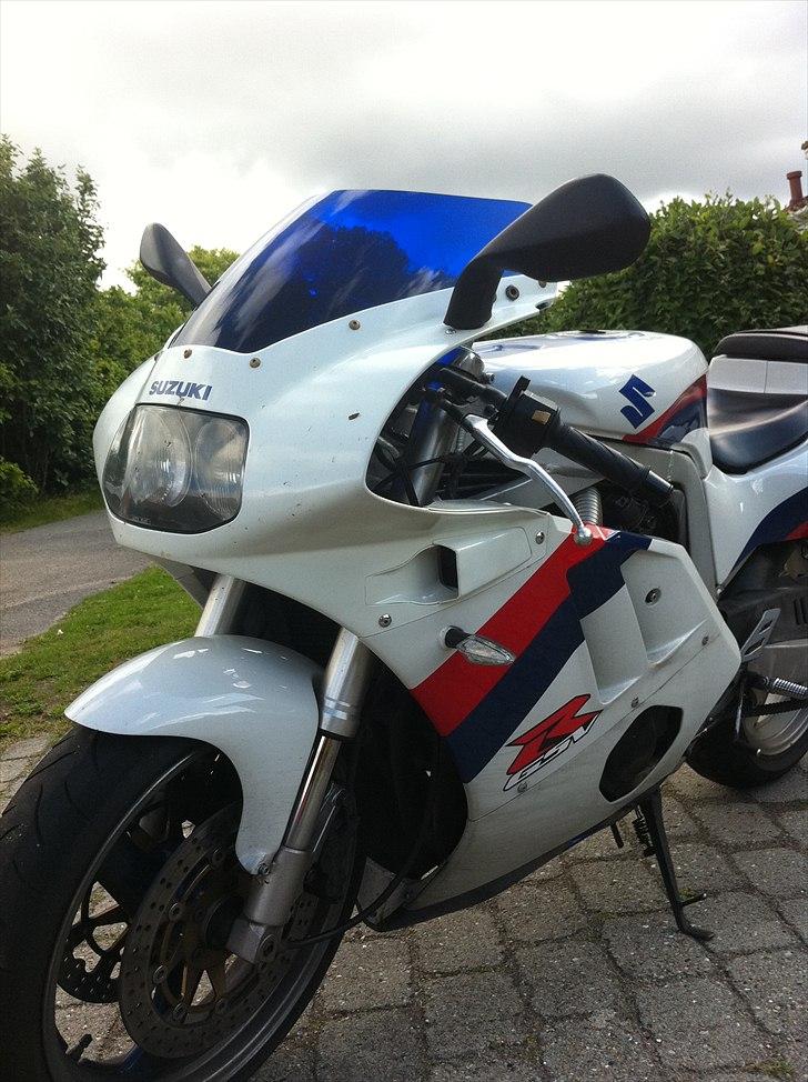 Suzuki gsxr 400 billede 5