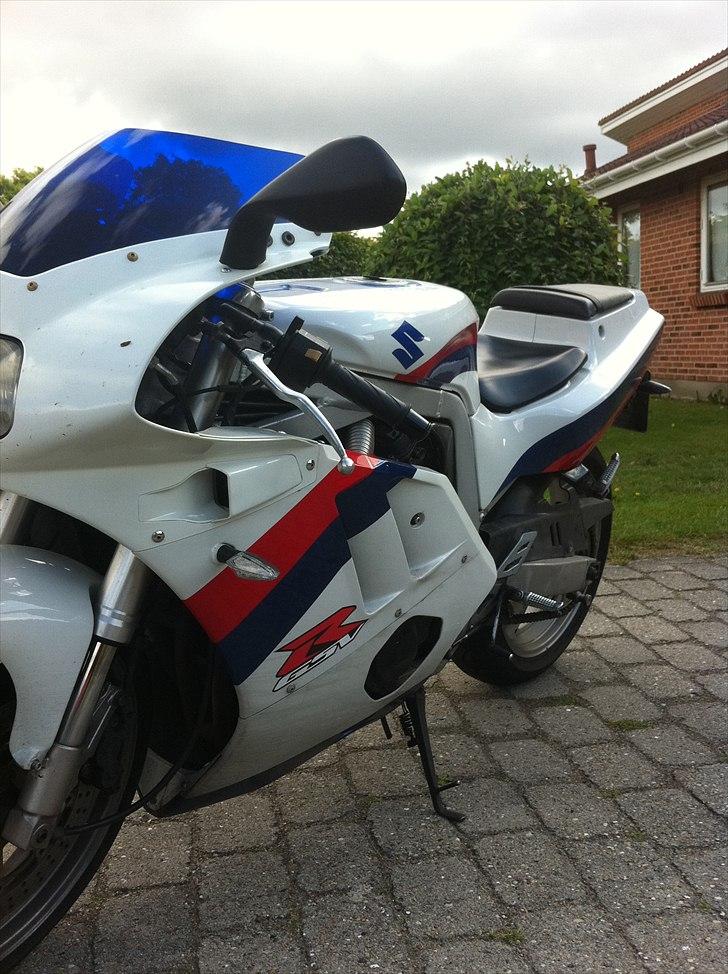 Suzuki gsxr 400 billede 6