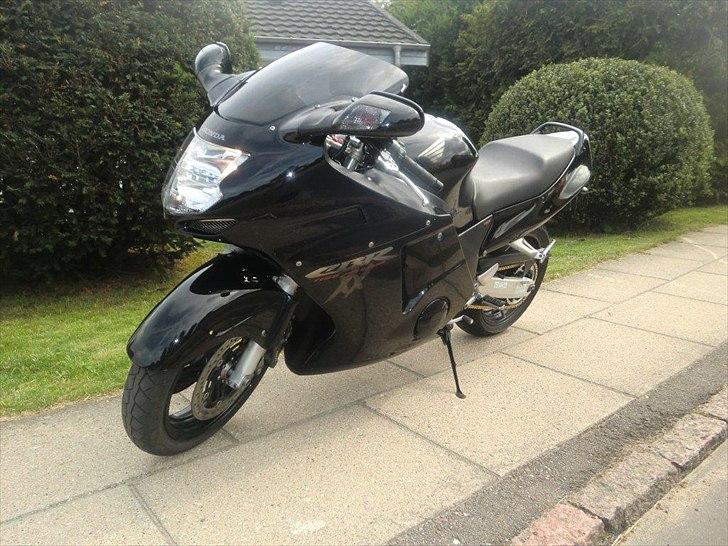 Honda CBR 1100 XX Blackbird - solgt - Nydelig SORT fugl ( har forsøgt, at holde alt så sort som muligt :) billede 1