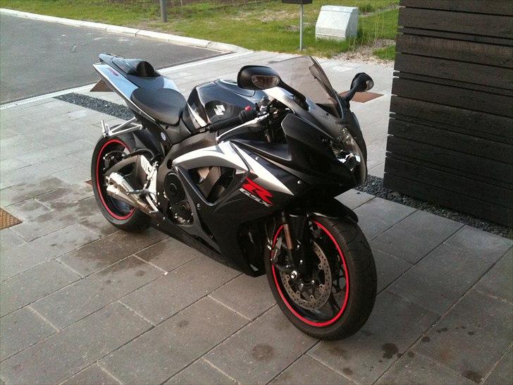 Suzuki GSXR 750 k7 billede 2