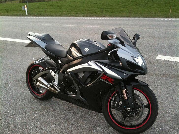 Suzuki GSXR 750 k7 billede 6