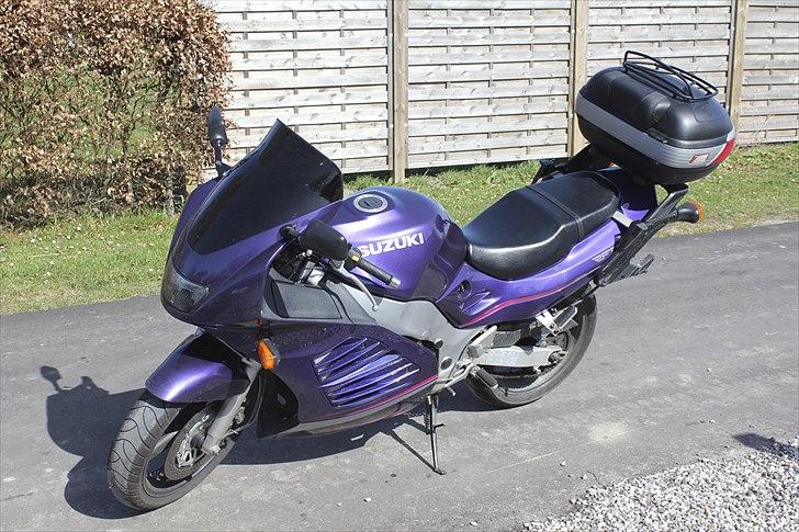 Suzuki RF900RS billede 1