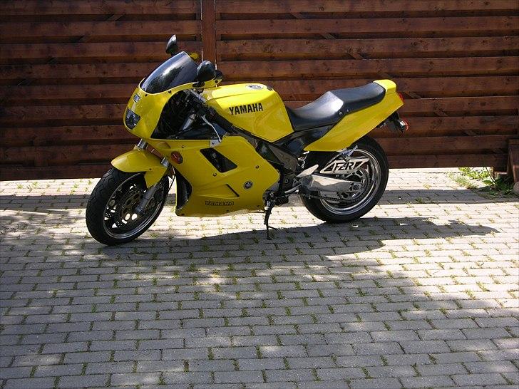 Yamaha FZR 1000 (Solgt) billede 8