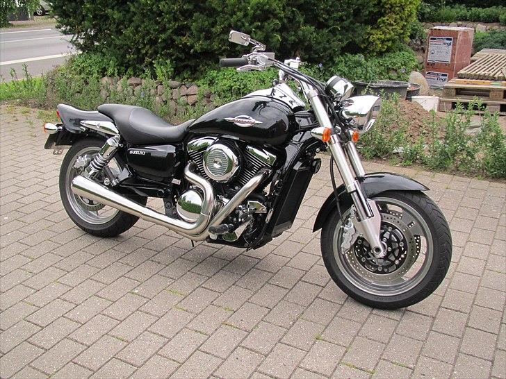Suzuki VZ 1600 Marauder "SOLGT" :-D - Her med "Muzzy´s" 2in1 systemet monteret, fed potte, og endnu bedre lyd! billede 1