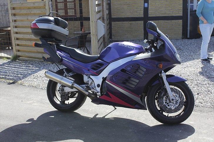 Suzuki RF900RS billede 4