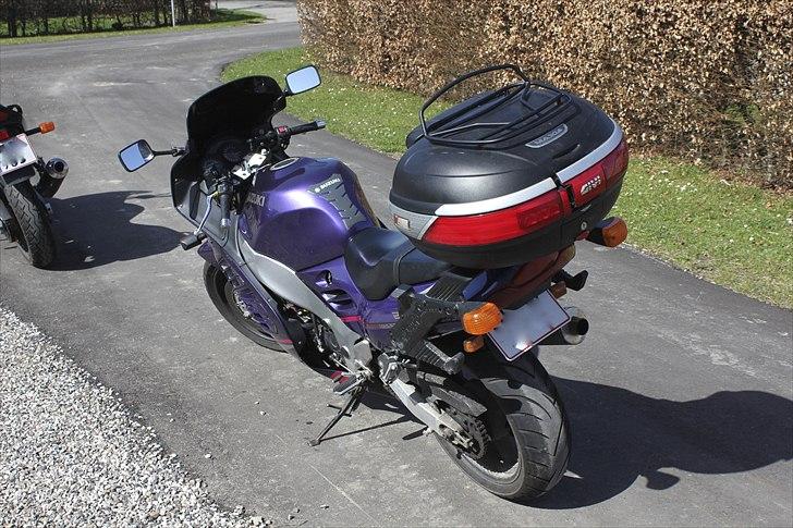 Suzuki RF900RS billede 6