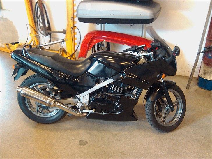 Kawasaki GPZ 500S A7 ( EX500A ) billede 2