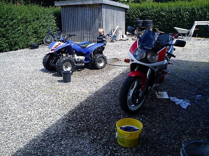 Suzuki GSX-R 750 - Vask af legetøj billede 8