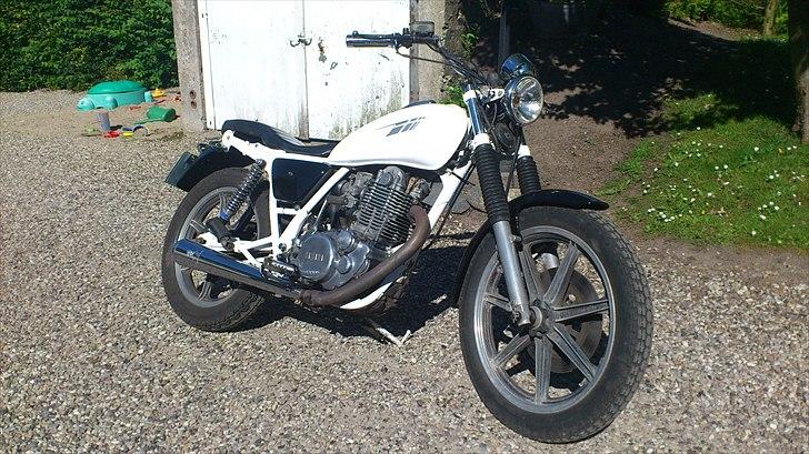 Yamaha sr 500 billede 1