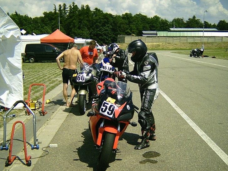 Suzuki GSX-R 750 - hvad er bedre end juleaften :) !!!!!!!!!!! billede 9