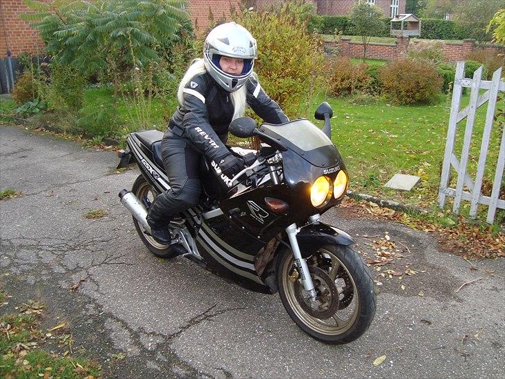 Suzuki gsxr 250 - sååen så den ud da jeg købte den. billede 2