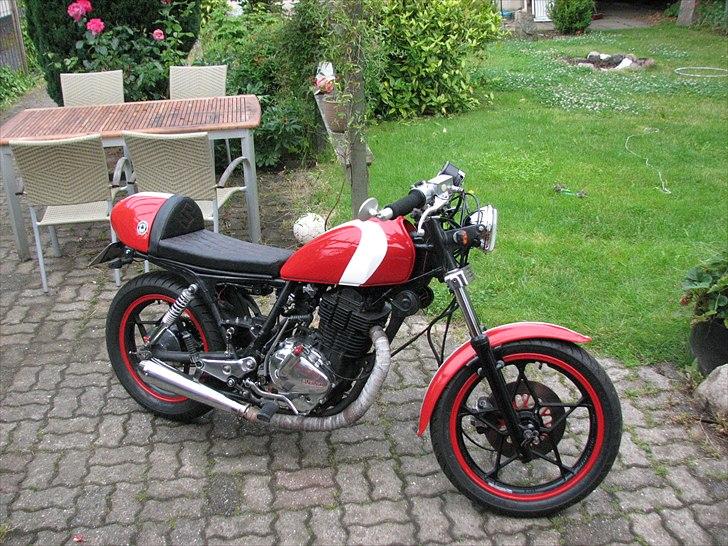 Suzuki GN 400 cafe racer billede 4