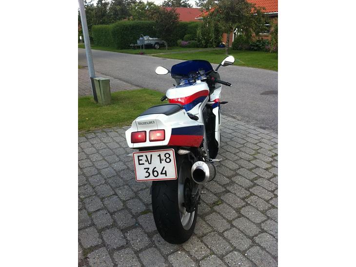 Suzuki gsxr 400 billede 1