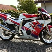 Suzuki GSXR 400 R (Solgt)