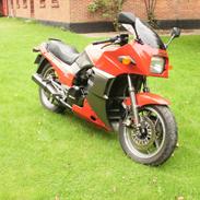 Kawasaki gpz 900 r