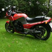 Kawasaki gpz 900 r